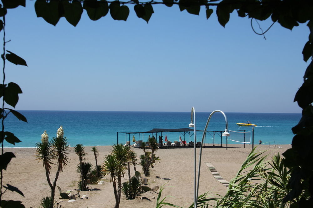 As Queen Beach Hotel Kizilot Luaran gambar